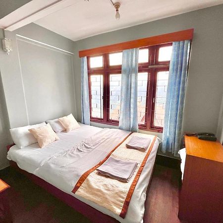 Hotel Red Rose Гангток Экстерьер фото