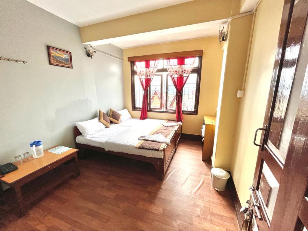 Hotel Red Rose Гангток Экстерьер фото
